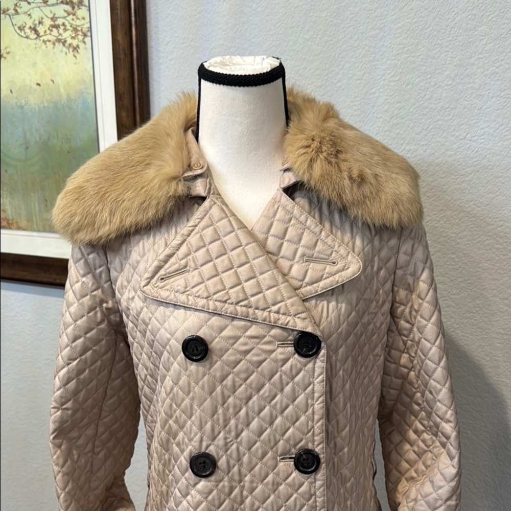 Authentic Burberry Quilted Coat with Removable Fur Collar - Picture 4 of 16